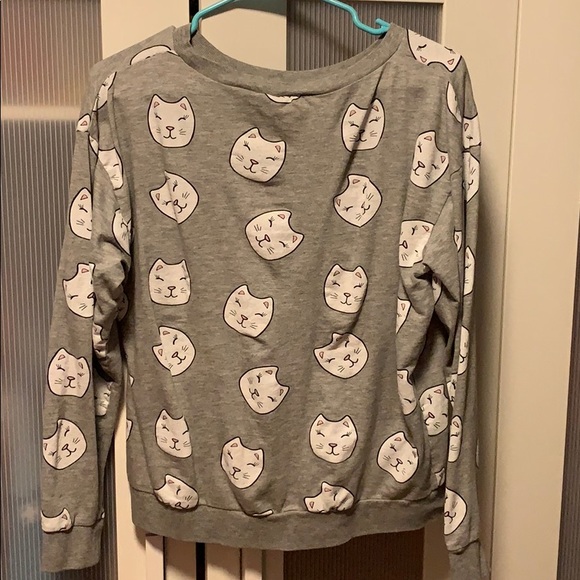 Gray&White cat sweater - Picture 2 of 2